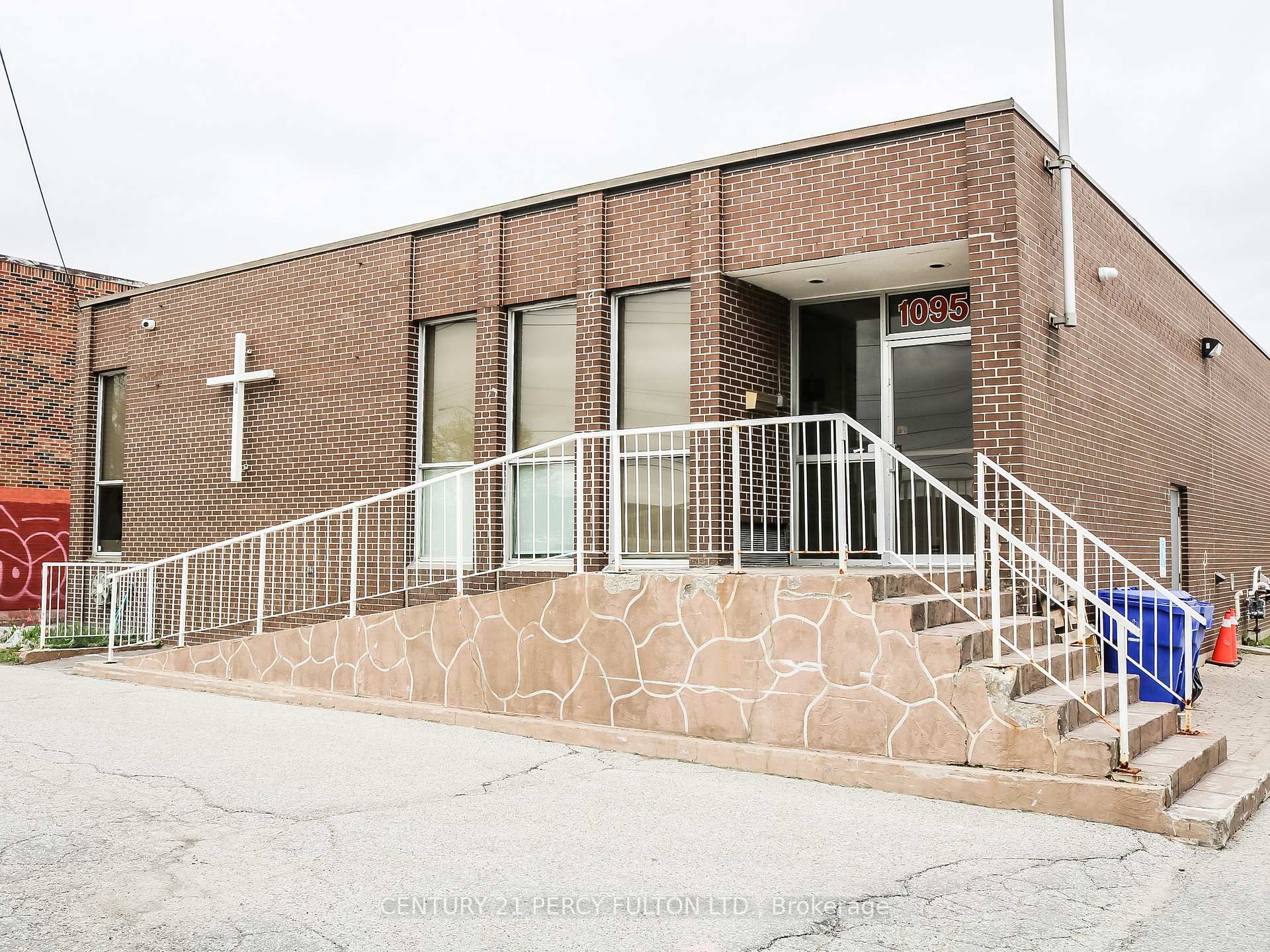1095 Bellamy Road N, Toronto, ON M1H 3B8