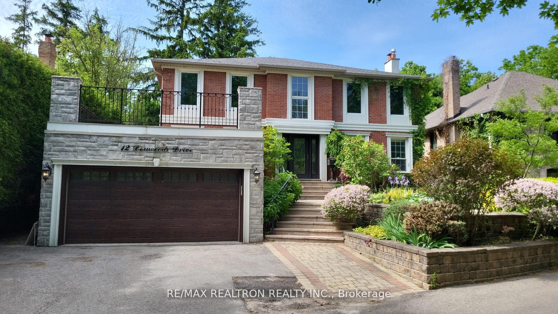 12 Donwoods Drive, Toronto, ON M4N 2G1