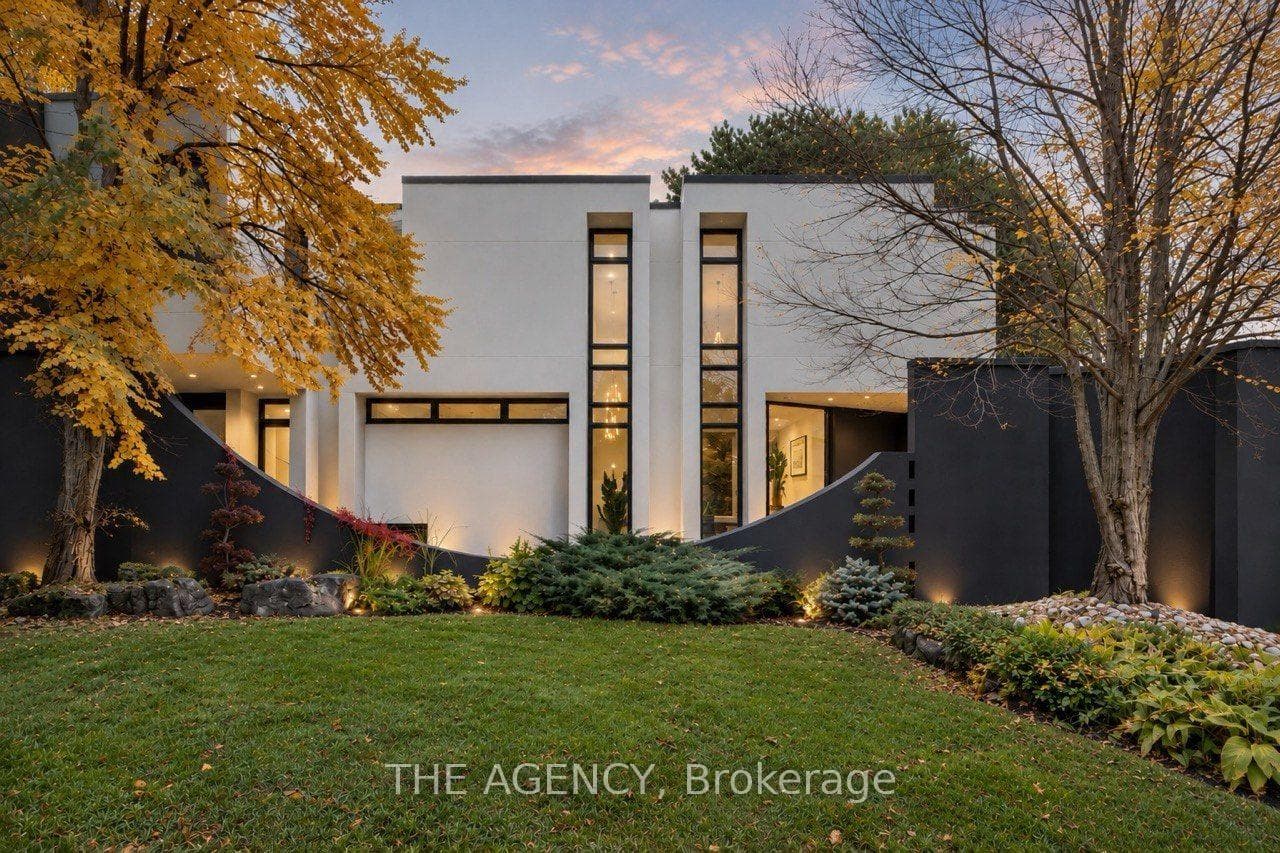 101 Banbury Road, Toronto, ON M3B 2L4