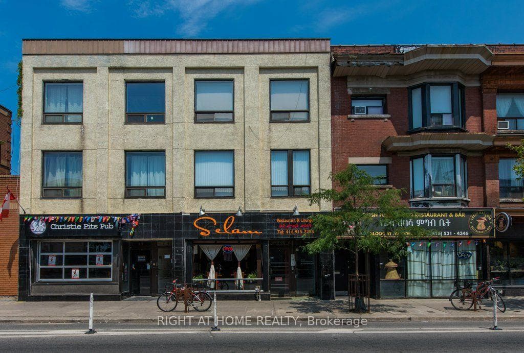 812 Bloor Street W, Toronto, ON M6G 1L9