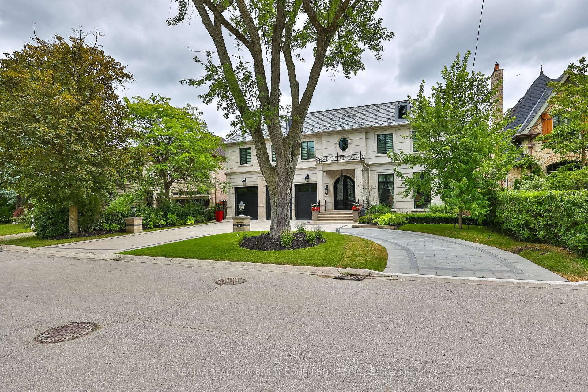 39 Arjay Crescent, Toronto, ON M2L 1C6