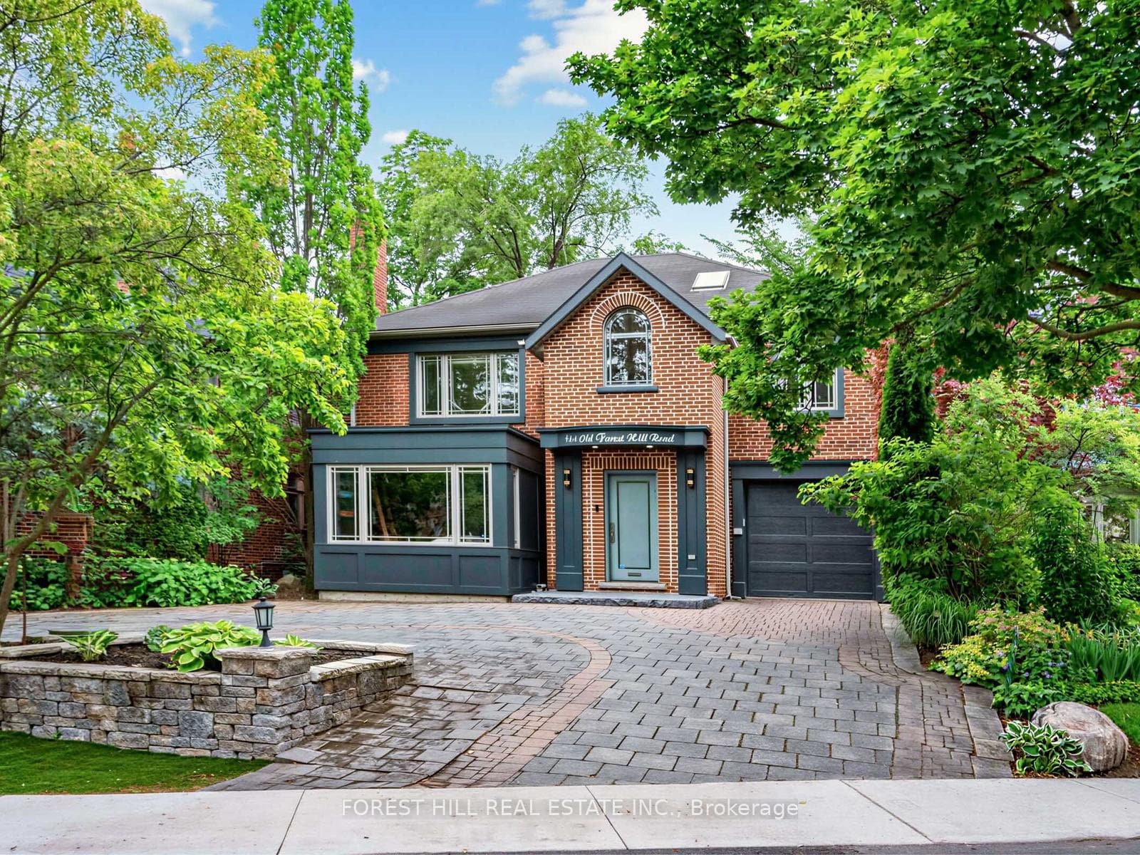 144 Old Forest Hill Road, Toronto C04, ON M5N 2N8