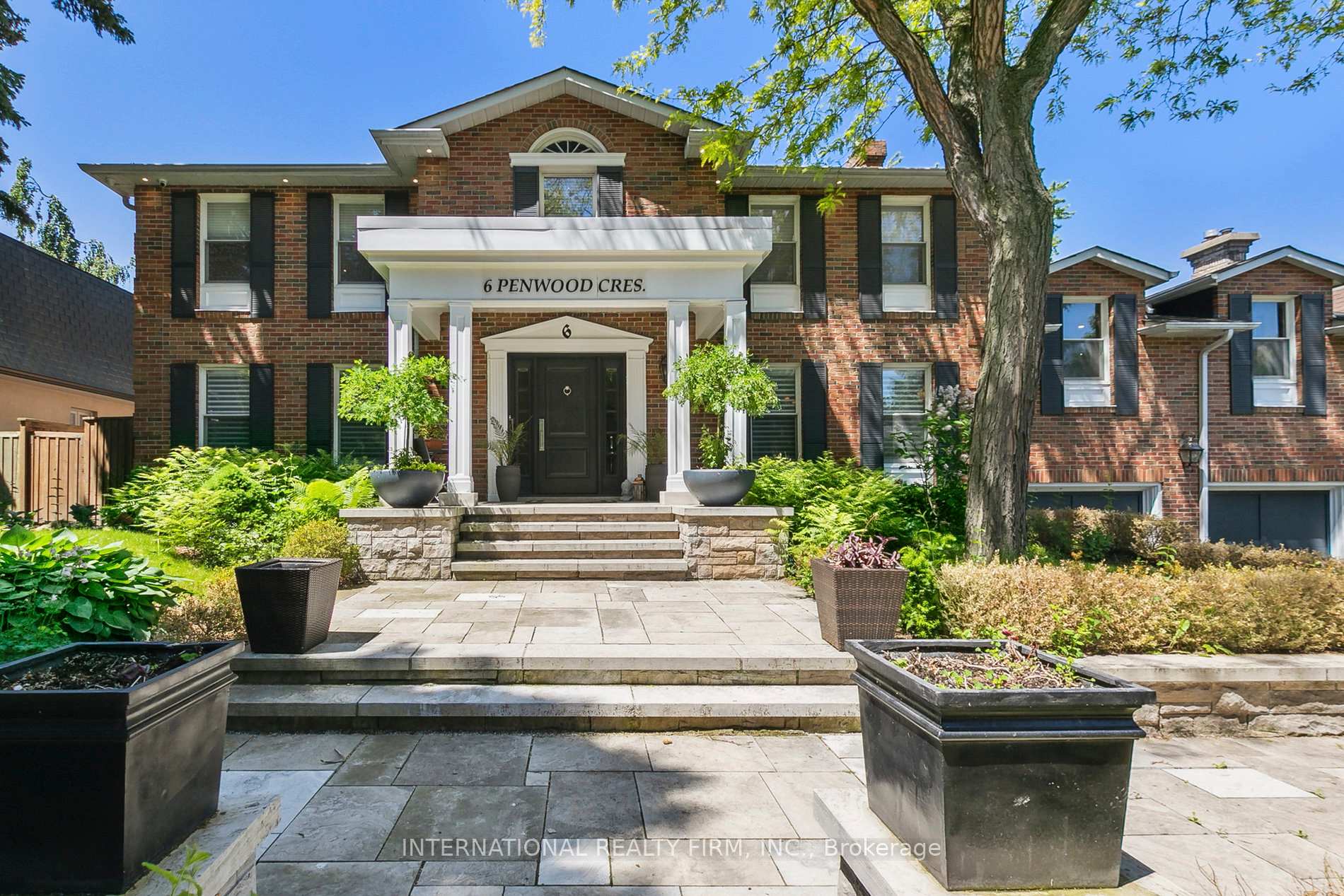 6 Penwood Crescent, Toronto, ON M3B 2B9