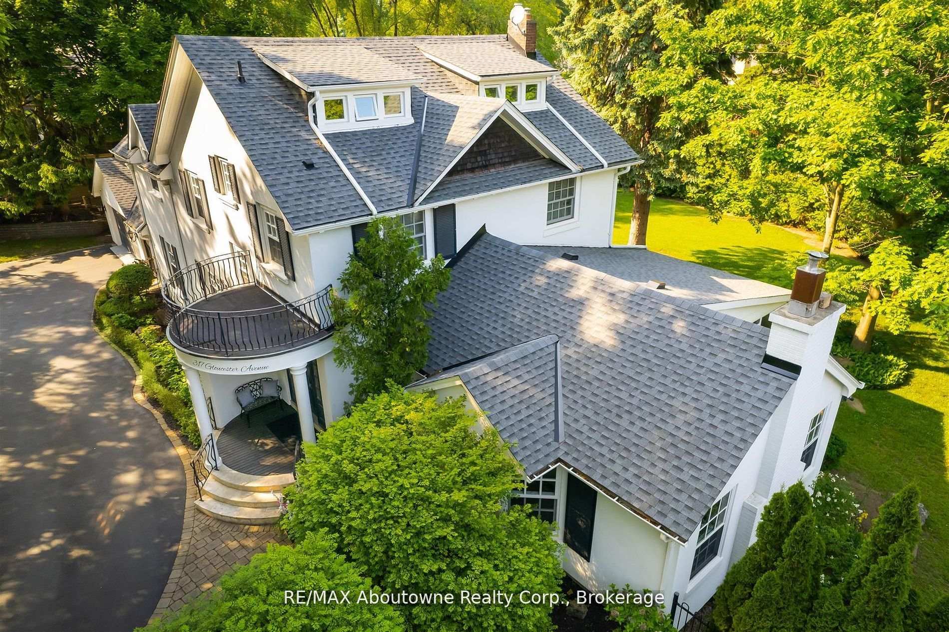 317 Gloucester Avenue, Oakville, ON L6J 3W8
