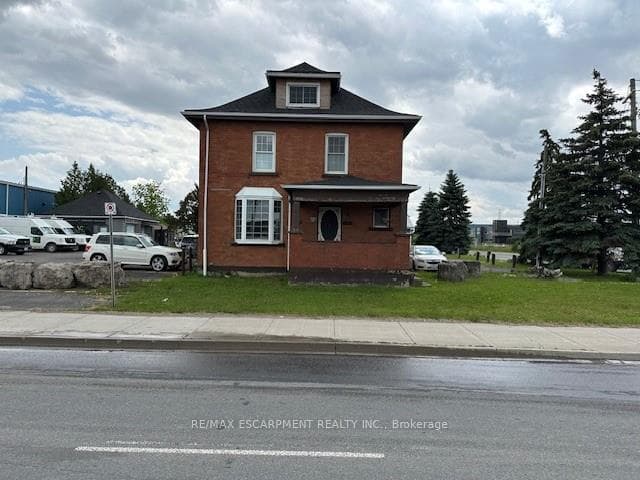 1360 Rymal Road E, Hamilton, ON L8W 3N1