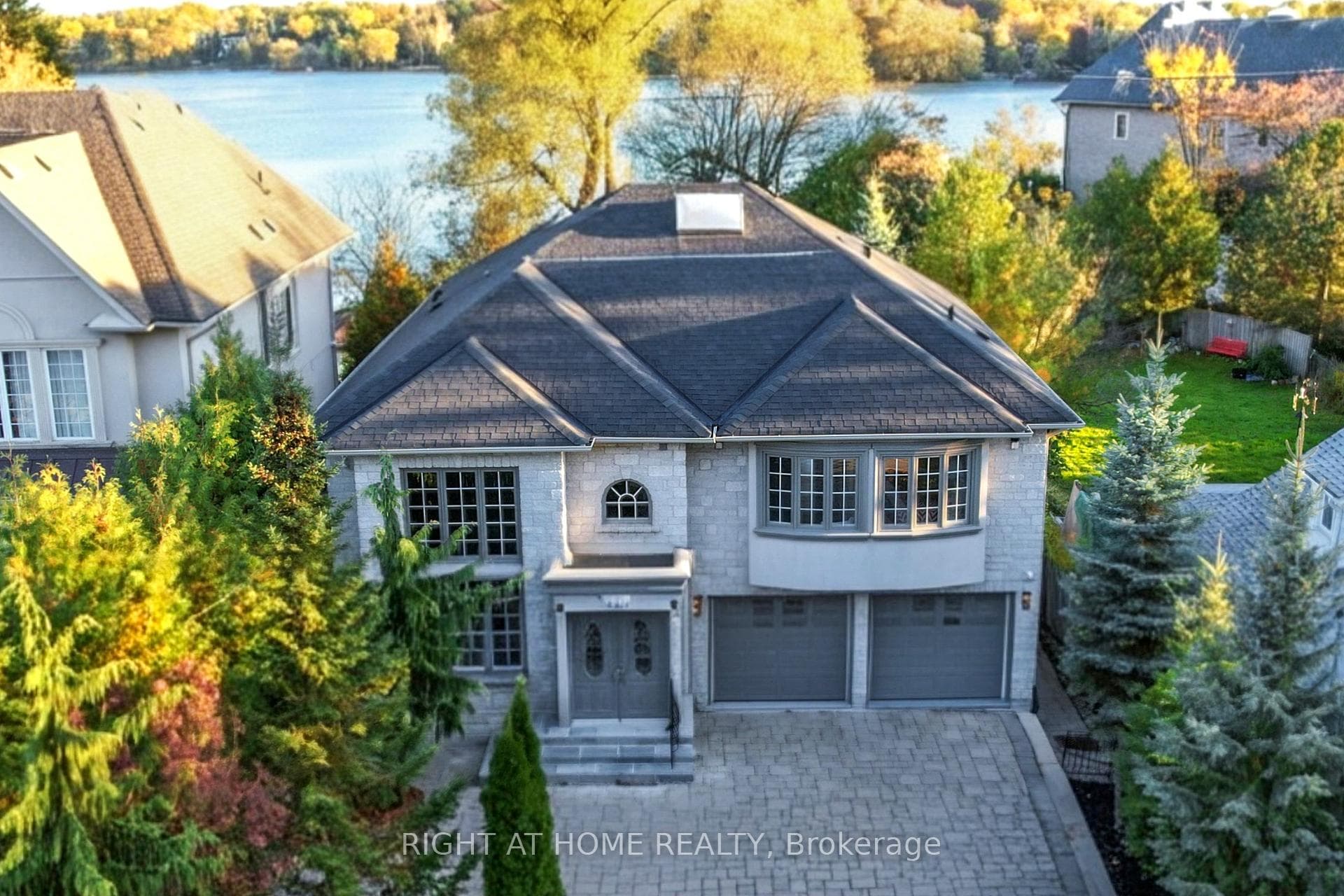 429 North Lake Road, Richmond Hill, ON L4E 3A7