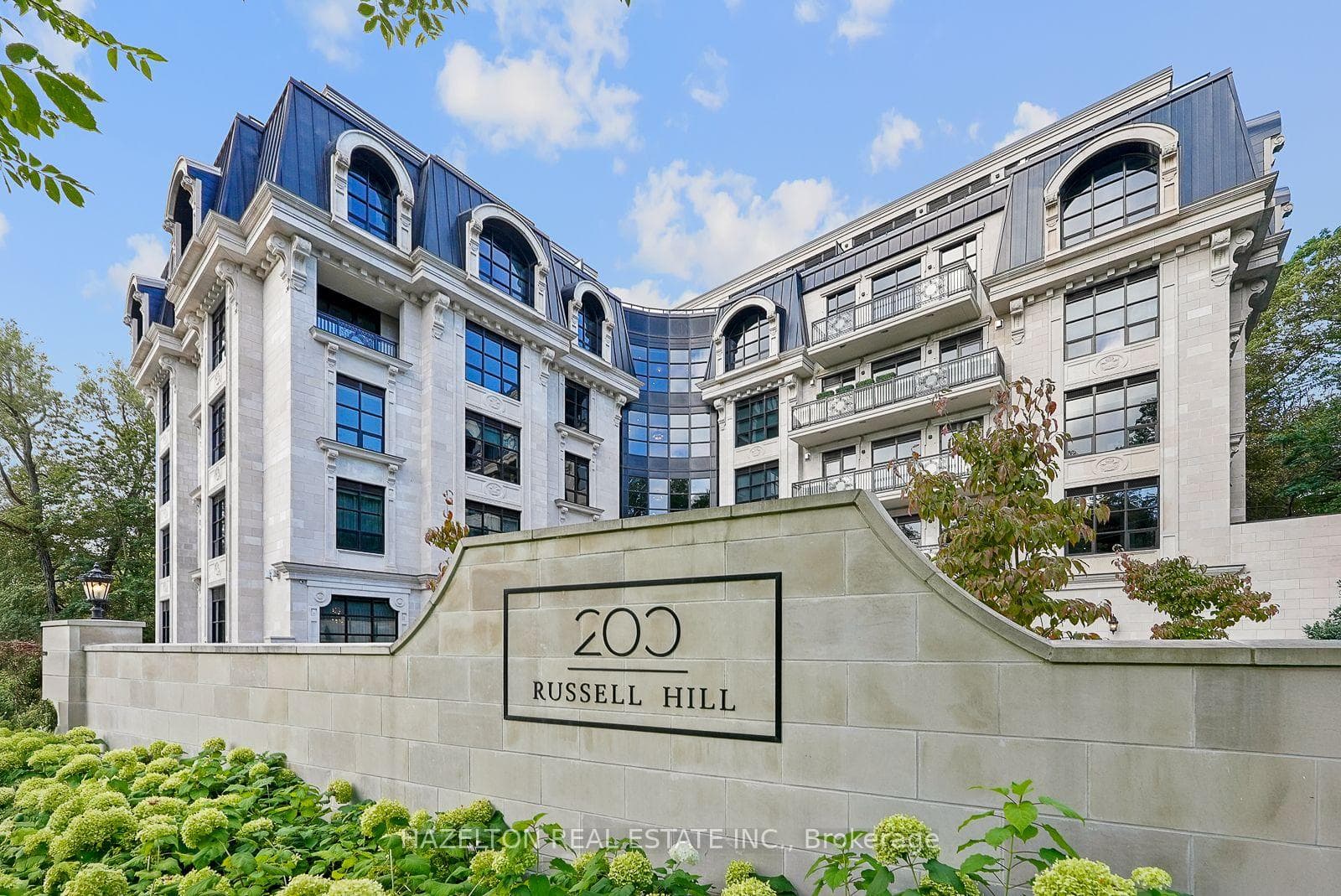 200 Russell Hill Road 303, Toronto, ON M4V 2T2