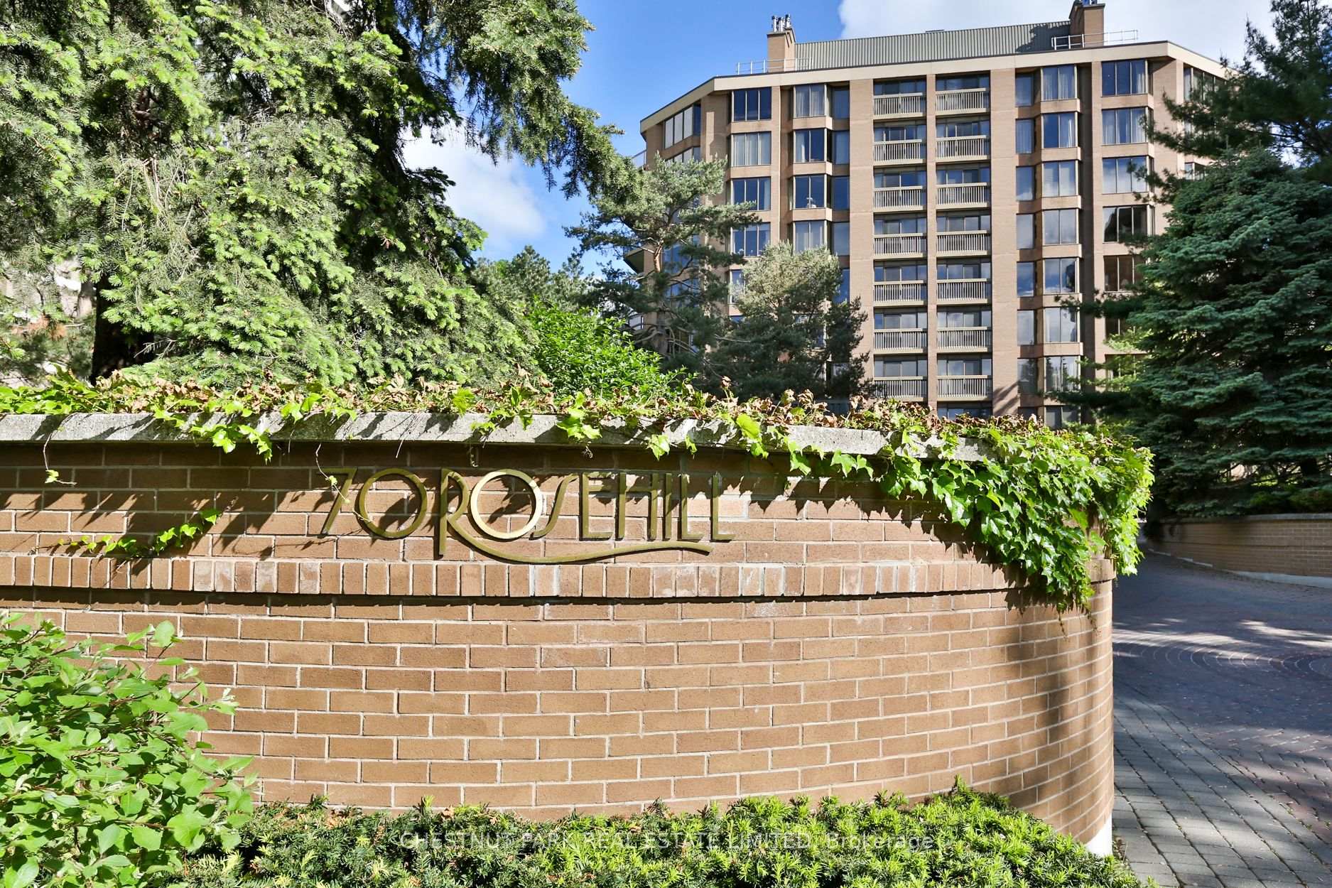 70 Rosehill Avenue 805, Toronto, ON M4T 2W7