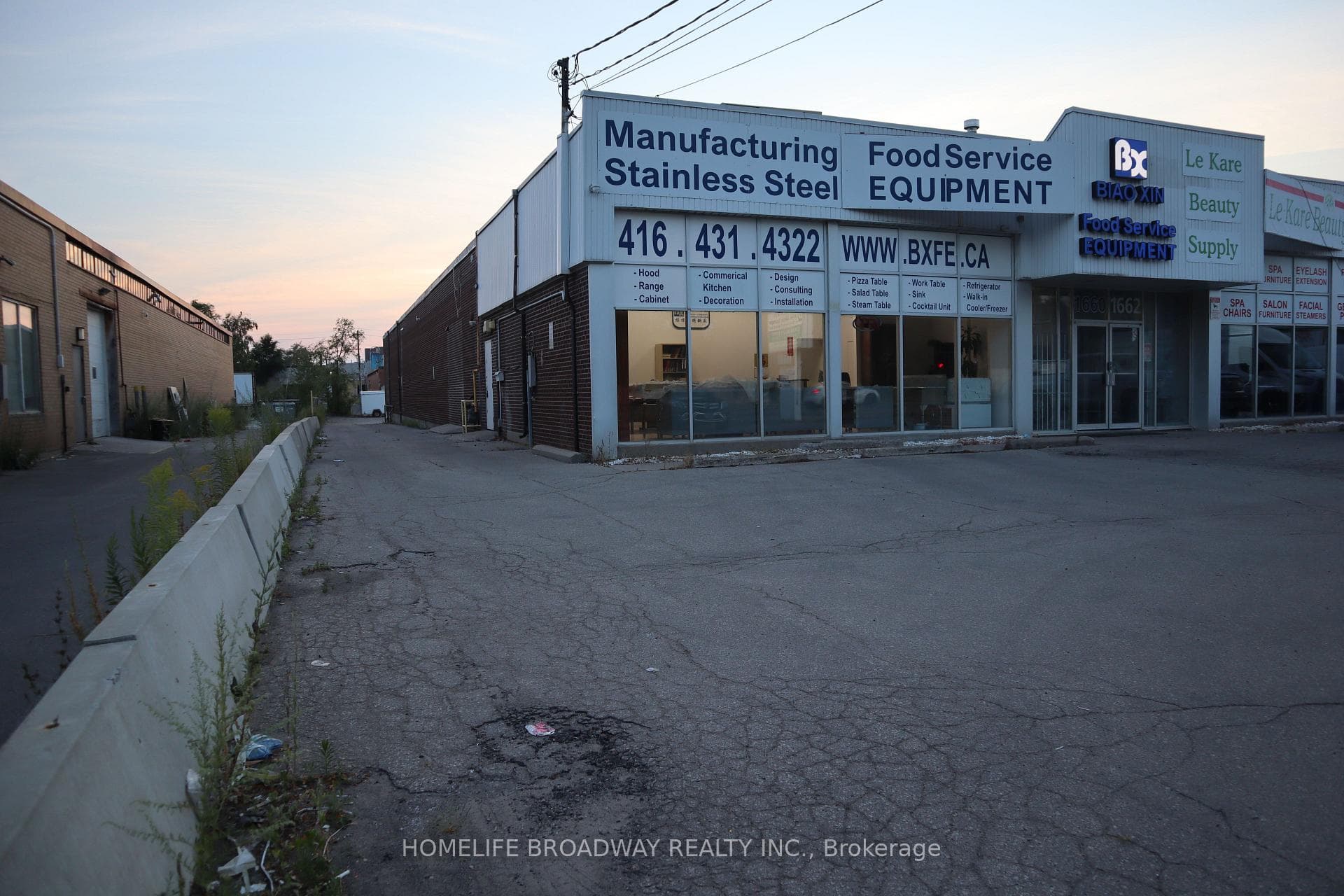 1662 Midland Avenue, Toronto, ON M1P 3C2