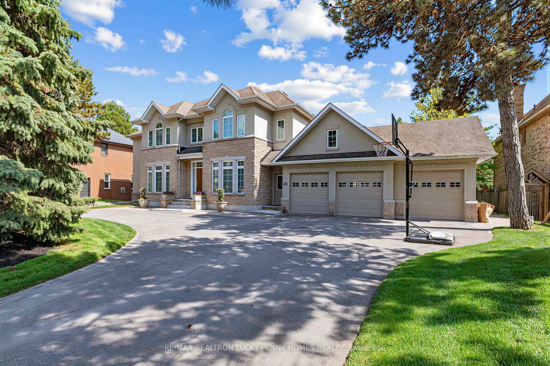 63 Pomander Road, Markham, ON L3R 1X8