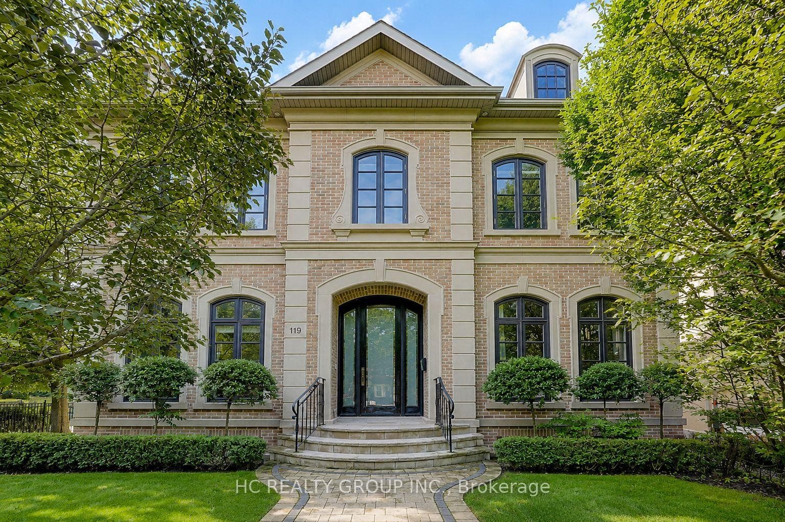 119 Strathallan Boulevard, Toronto C04, ON M5N 1S9