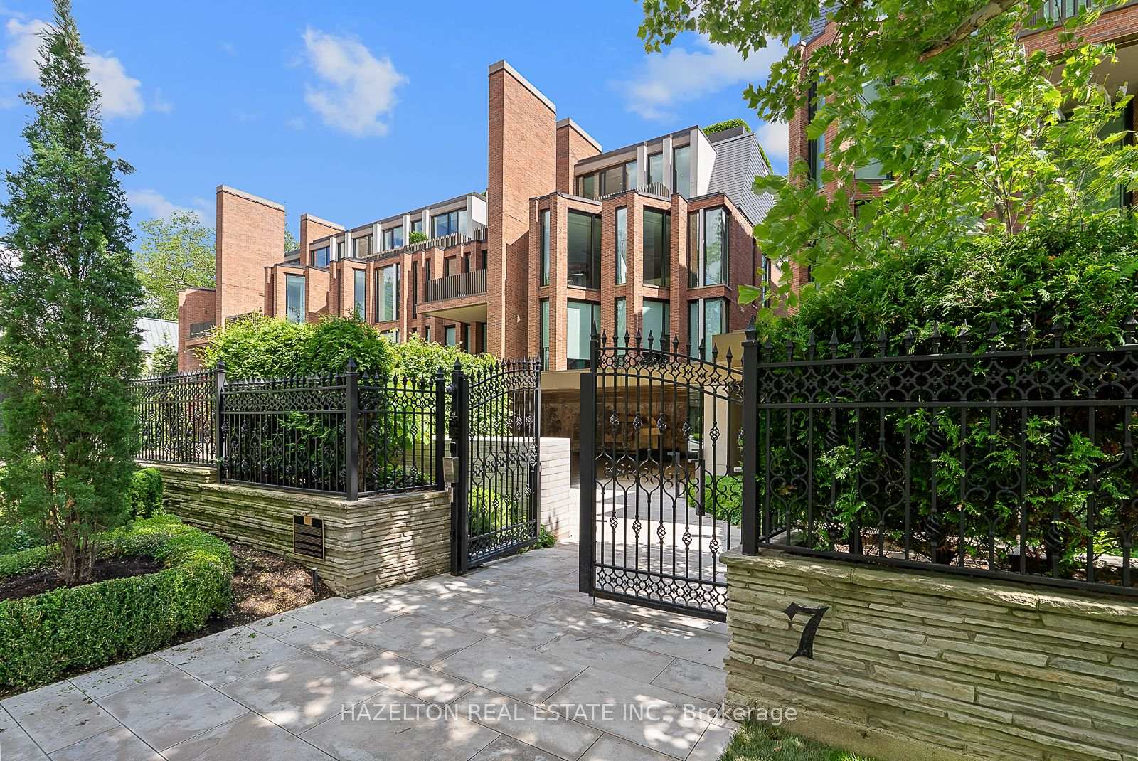 7 Dale Avenue 106, Toronto, ON M4W 1K2