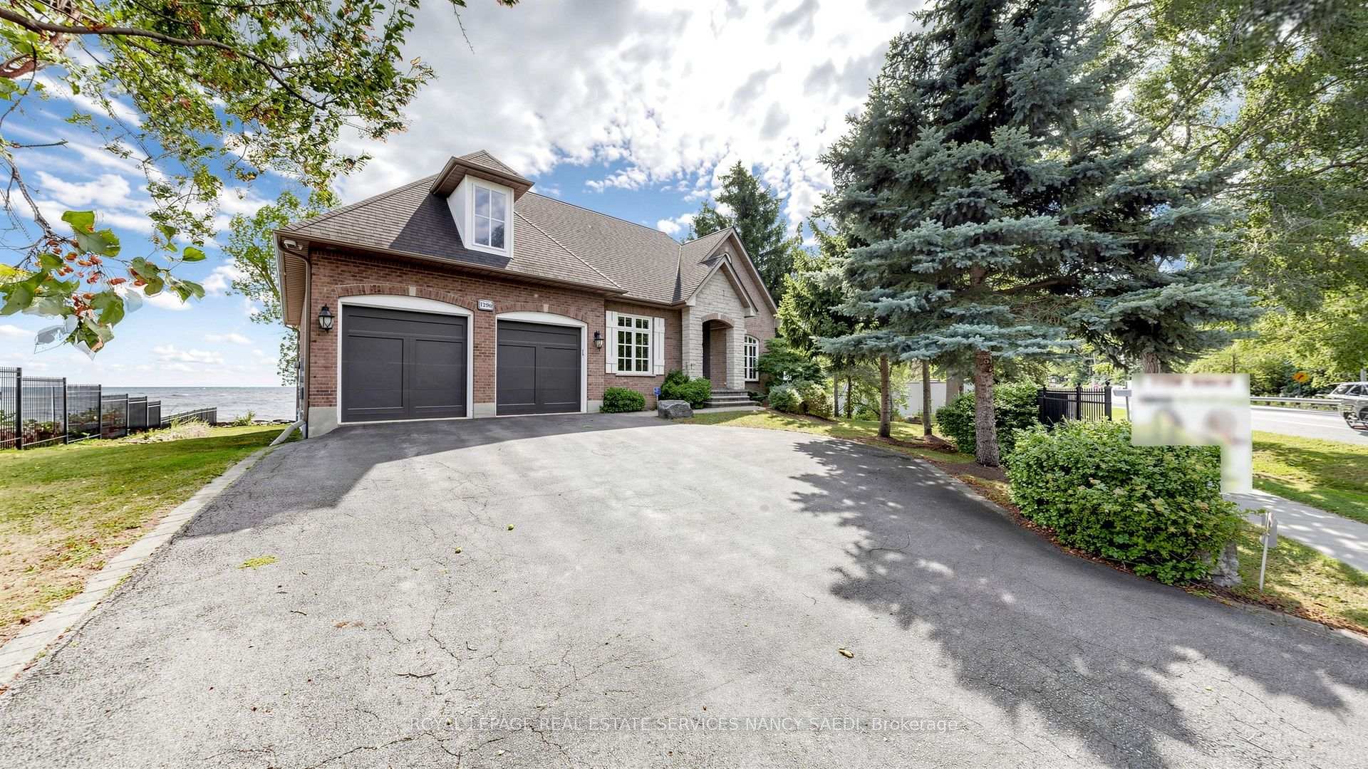 1296 LAKESHORE Road W, Oakville, ON L6L 1G2