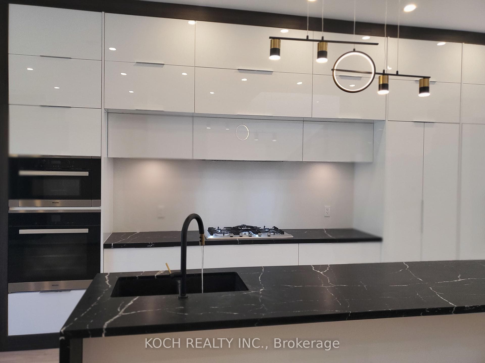 184 Falkirk Street, Toronto, ON M5M 4K6
