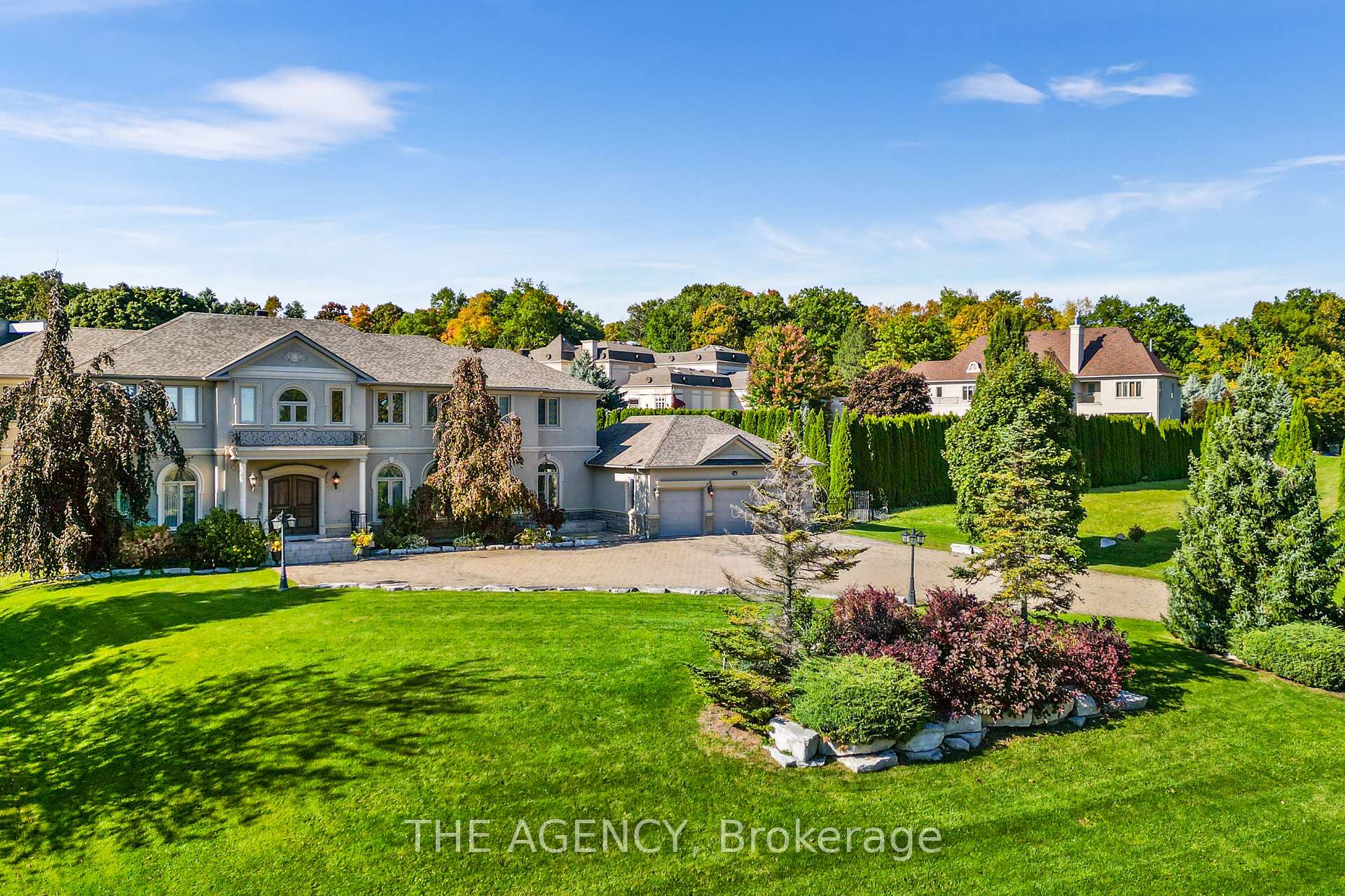 16 DEW DROP Court, Vaughan, ON L6A 1E9