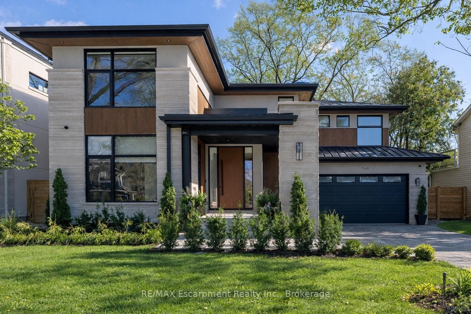 540 Patricia Drive, Oakville, ON L6K 1M2