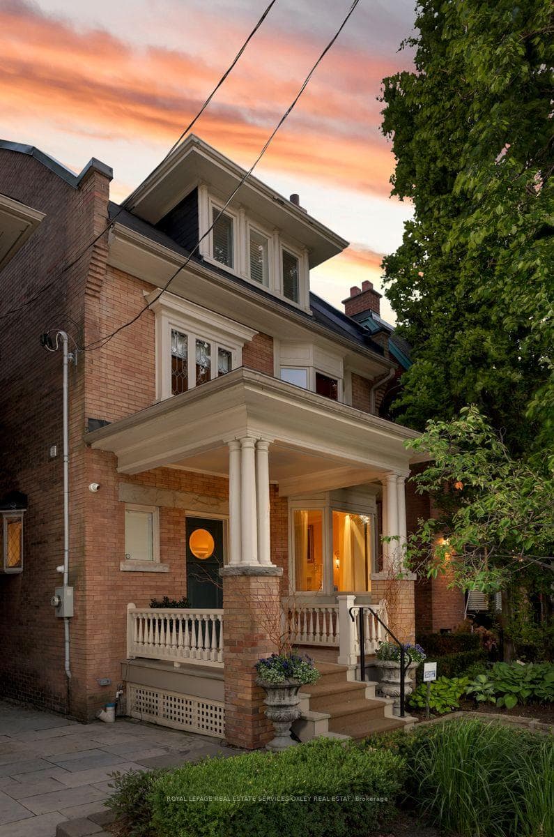 107 Roxborough Street W, Toronto, ON M5R 1T9