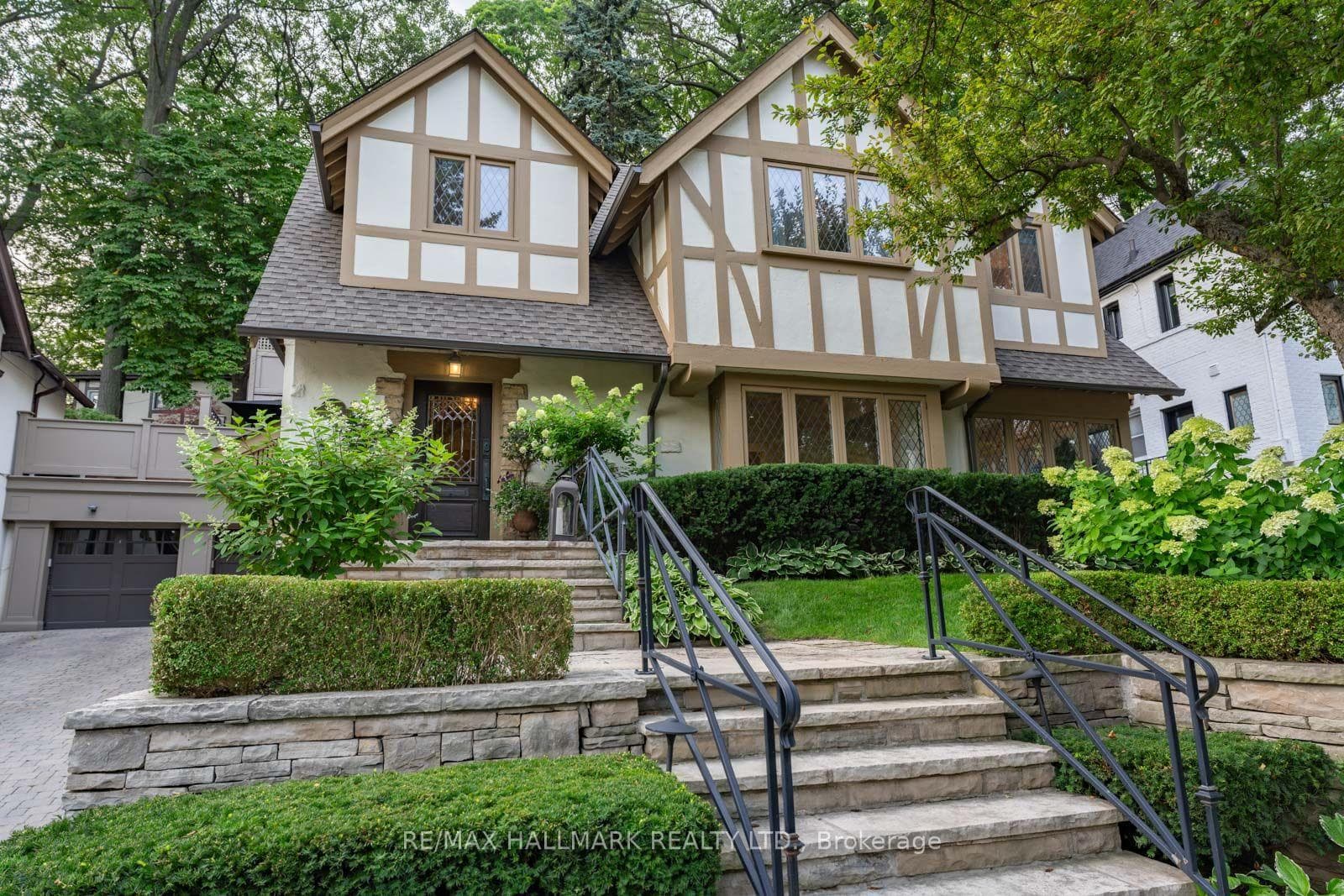 14 Pine Crescent, Toronto, ON M4E 1L2