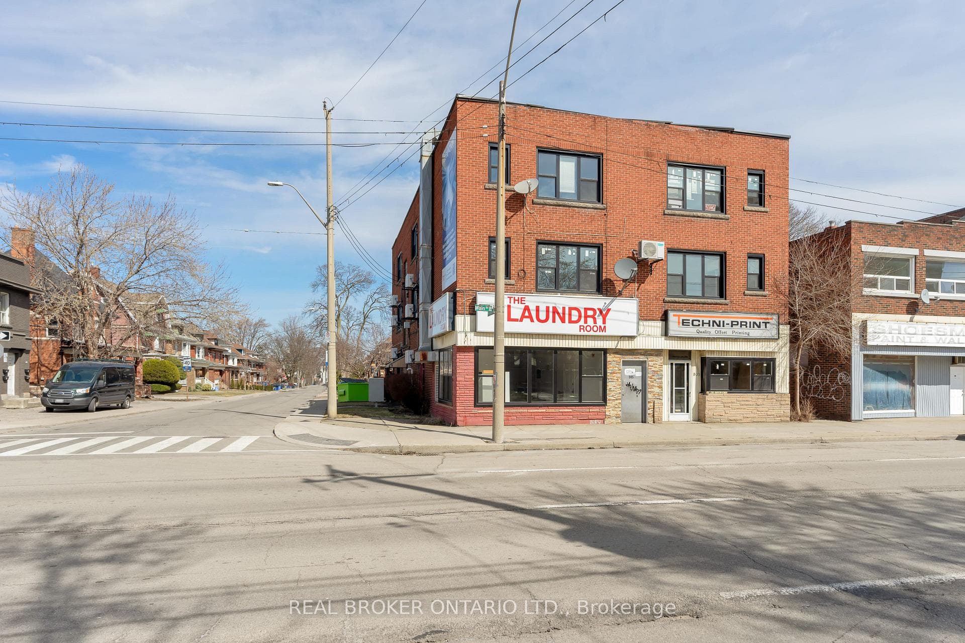903-909 Main Street E, Hamilton, ON L8M 1M6
