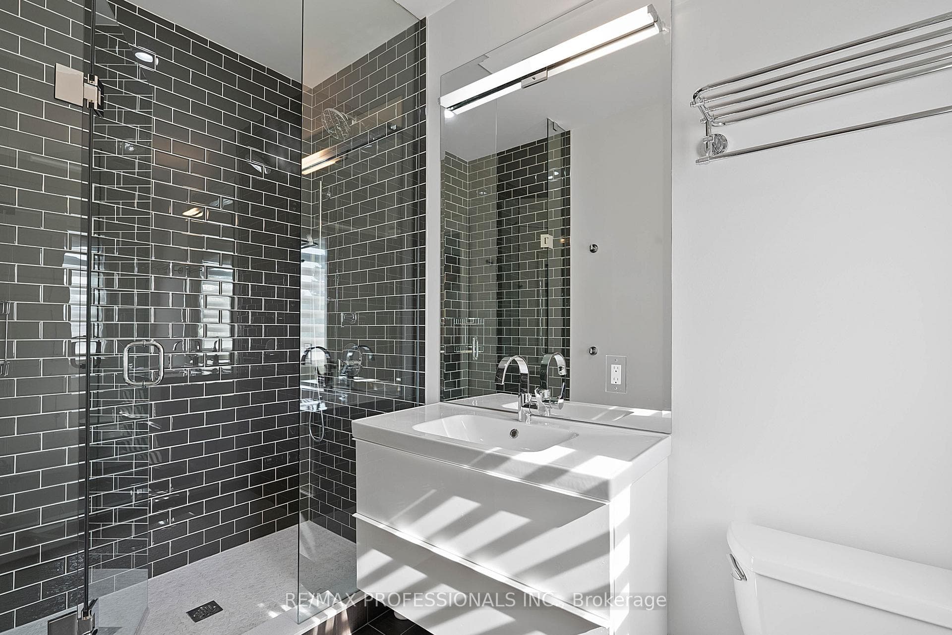 146 Thompson Avenue, Toronto, ON M8Z 3V2