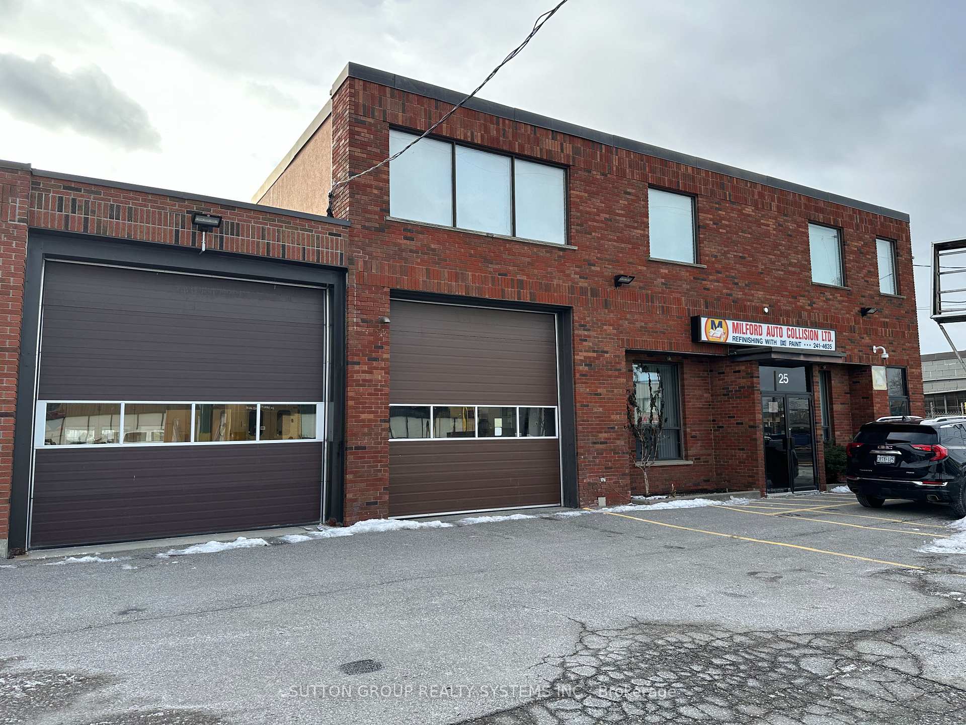 25 Milford Avenue, Toronto, ON M6M 2W1