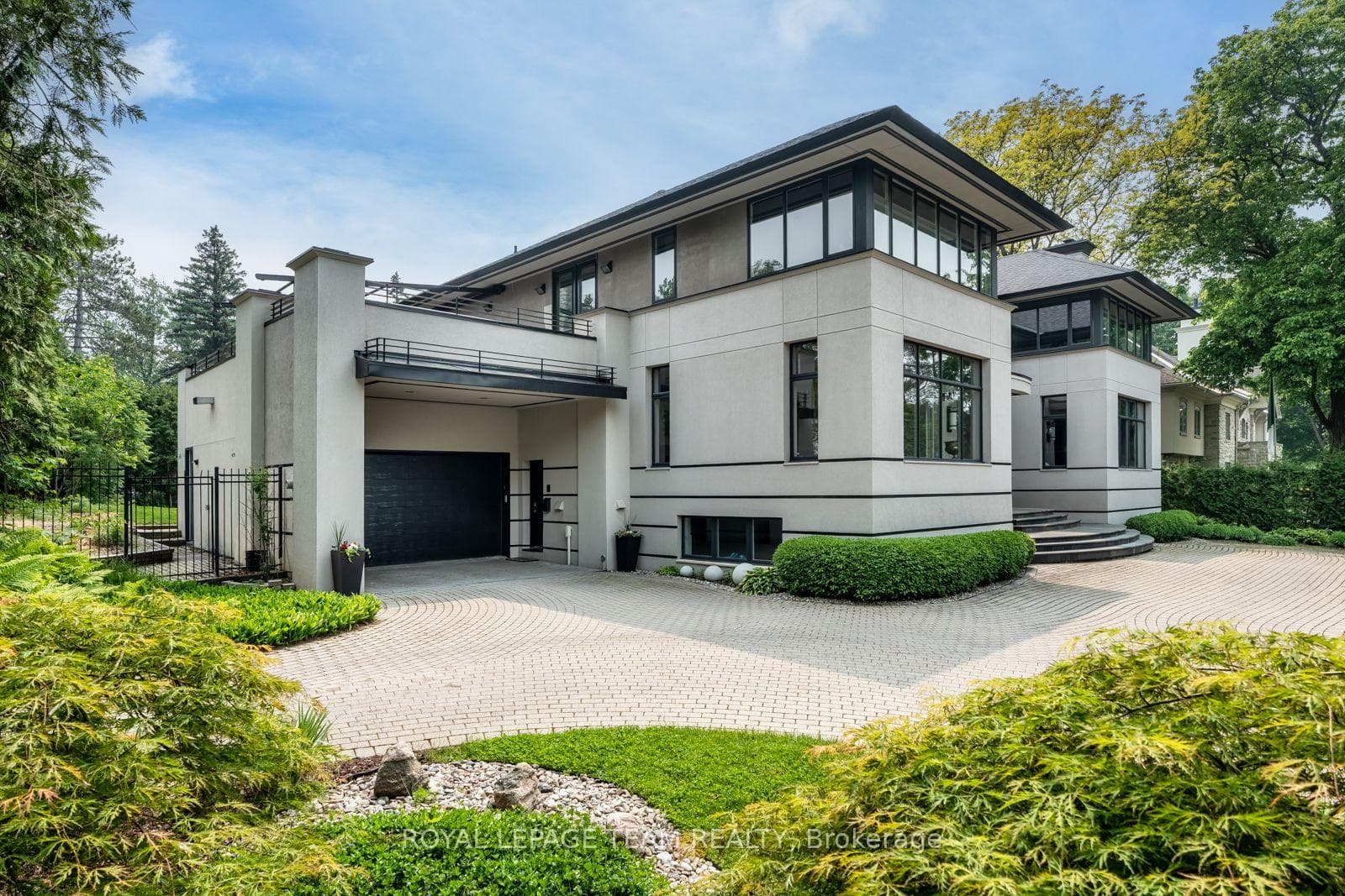725 Manor Avenue, Rockcliffe Park, ON K1M 0E4