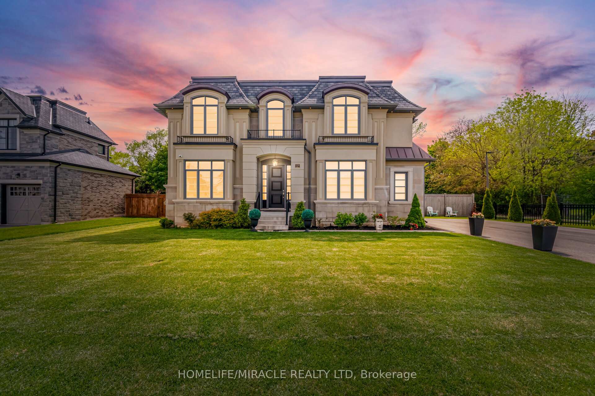 225 Prince George Crescent, Oakville, ON L6L 6P2