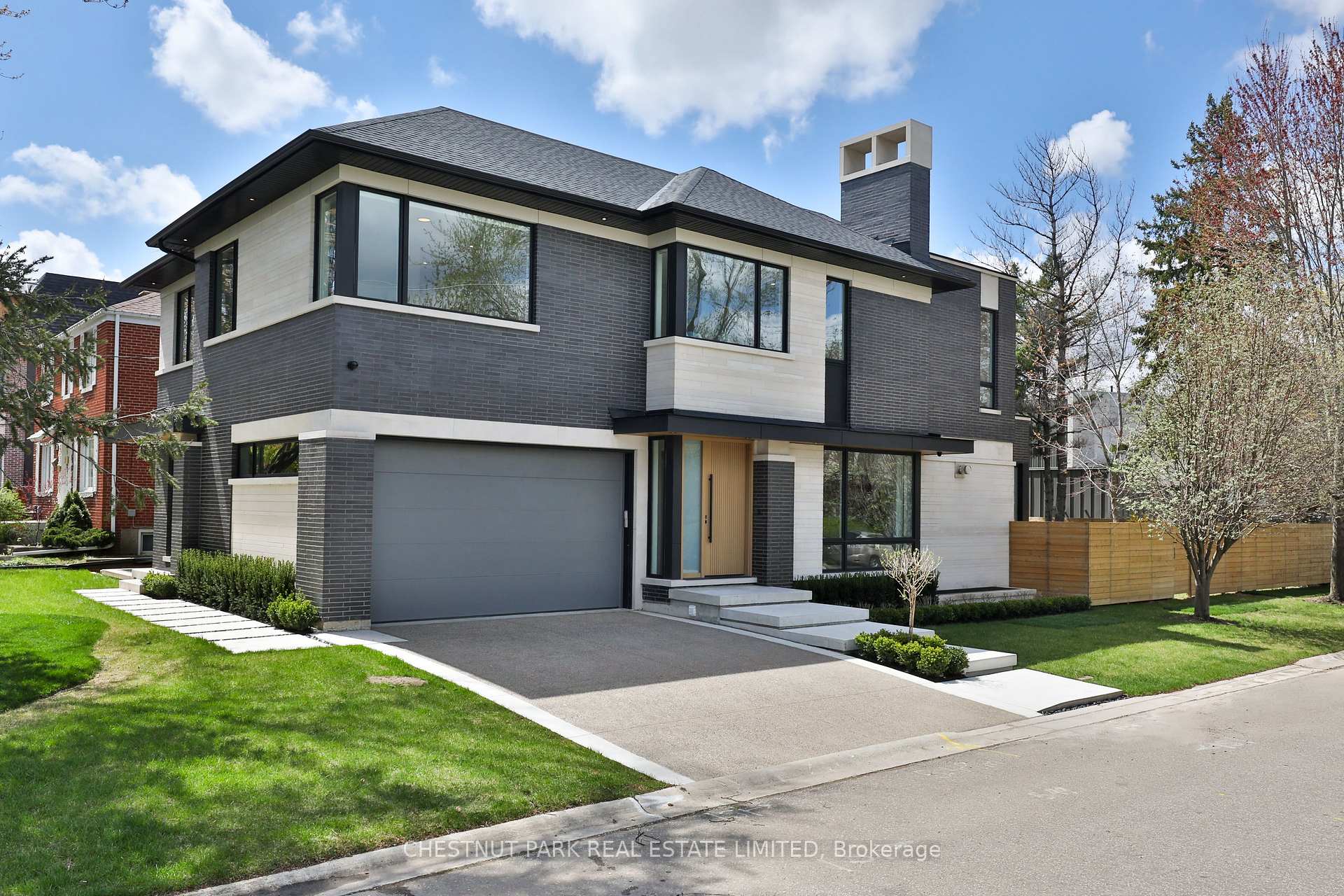 2 Marchwood Drive, Toronto, ON M3H 1J8