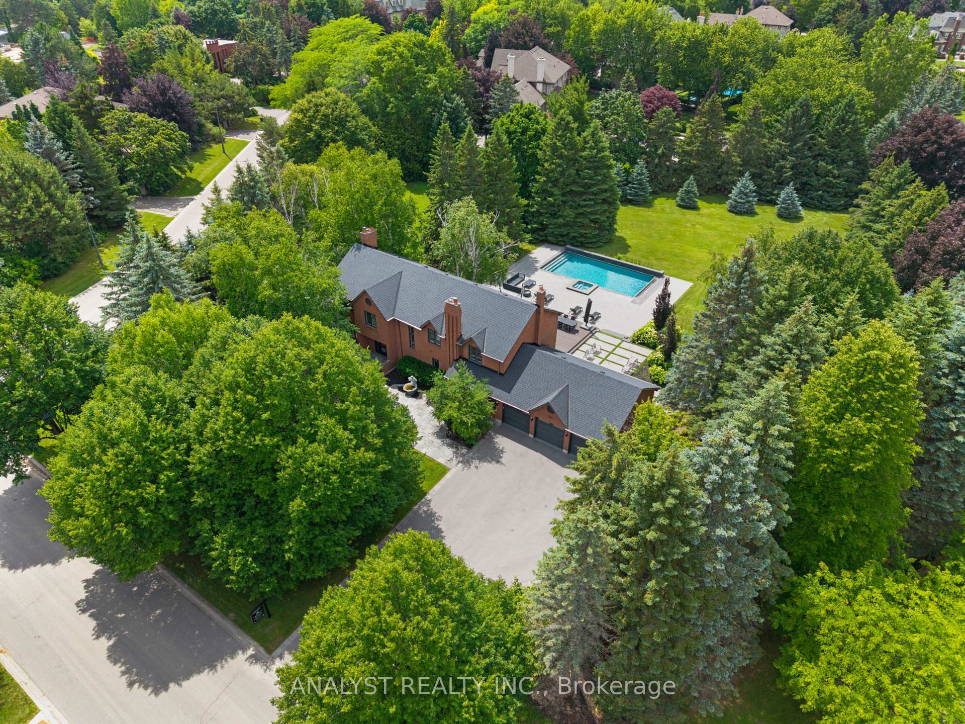 20 Fenyrose Crescent, Vaughan, ON L4L 7B3