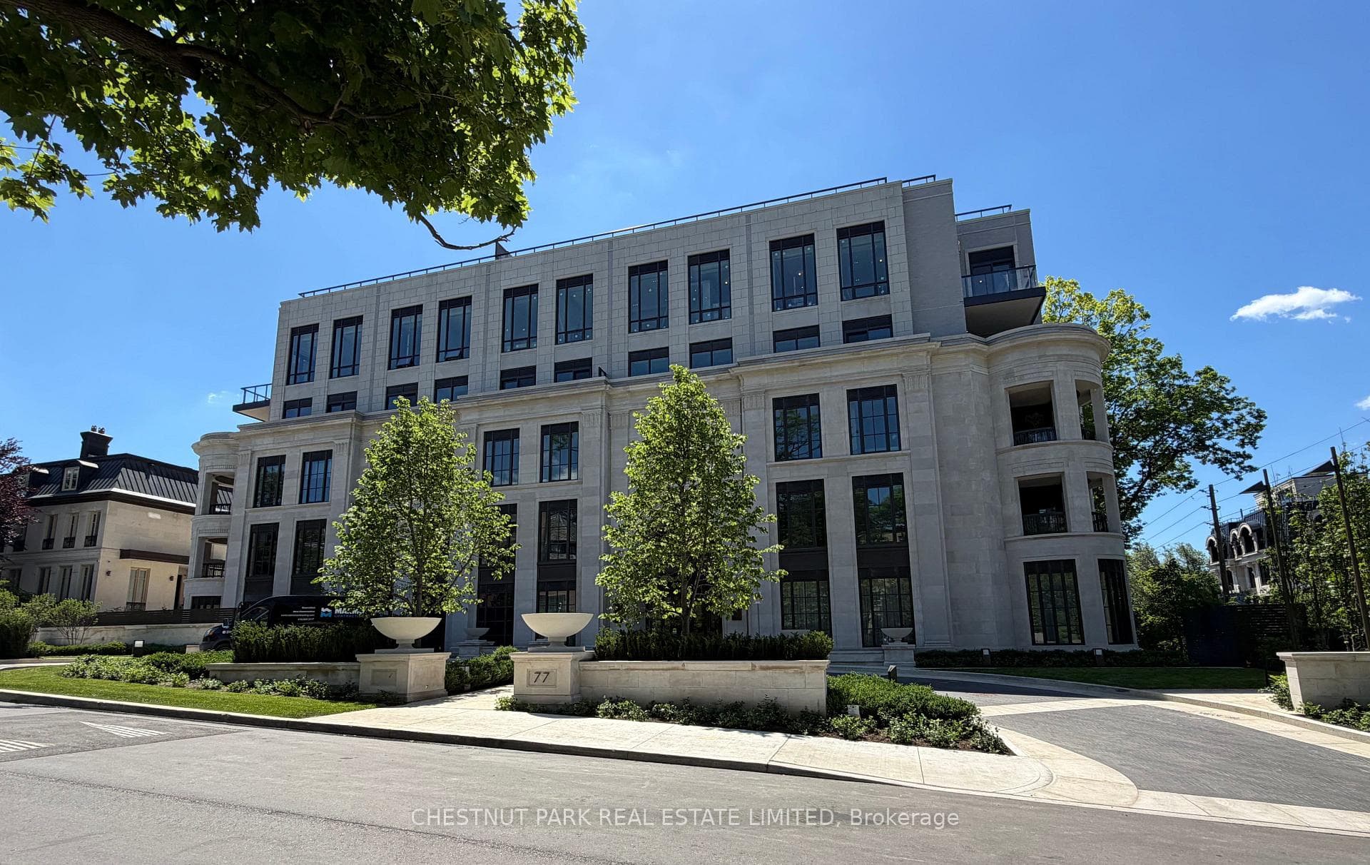 77 Clarendon Avenue 202, Toronto, ON M4V 0B8